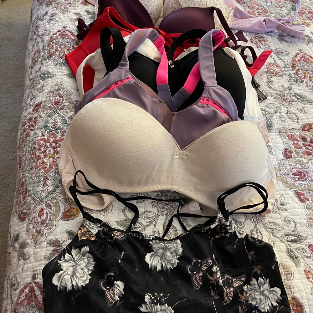 36 D bras. Most are Victoria’s Secret. Half are sports bras.